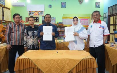 Berkomitmen Untuk Menghasilkan Guru Profesional, FKIP UPS Teken MoA dengan SMP N 1 Kota Tegal