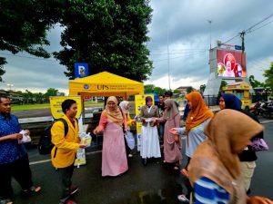 Mendung dan Hujan Tak Surutkan Semangat Tim FKIP UPS Tegal Serbu Alun-Alun Batang dalam Roadshow PMB 2026